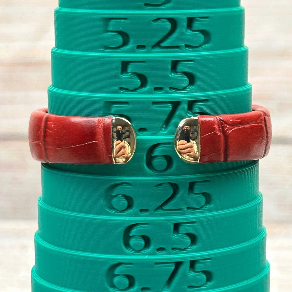 KESSARIS Gold Tone Christmas Holly Bow Quartz Watch Red Cuff‎ Band